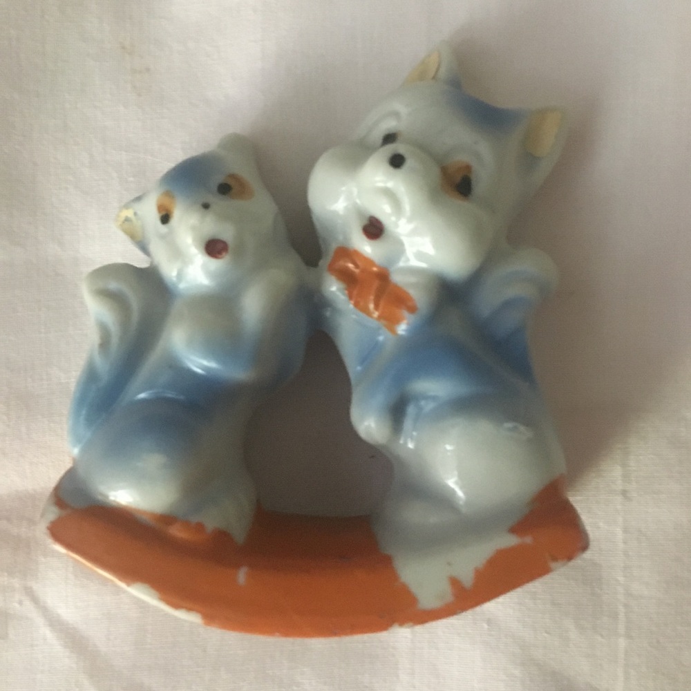 Vintage Japan Porcelain Cats Kitties Figurine